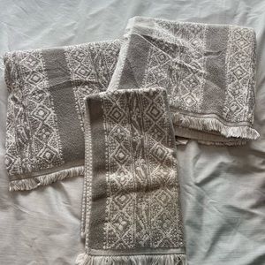 Grey towels
